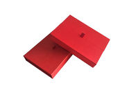 หมวกสีแดงด้านบนกล่องหนังสือรูปร่างกล่องแม่เหล็กที่มีความกว้าง 2 ซม. เทปซาติน ผู้ผลิต
