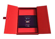 หมวกสีแดงด้านบนกล่องหนังสือรูปร่างกล่องแม่เหล็กที่มีความกว้าง 2 ซม. เทปซาติน ผู้ผลิต