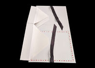 กล่องกระดาษสีขาวบรรจุภัณฑ์กล่องบรรจุด้วยการปิด Ribbon ผู้ผลิต