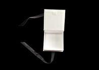 กล่องของขวัญแม่เหล็กที่เป็นของแข็งสำหรับเสื้อผ้าเครื่องนุ่งห่มกระดาษแข็งกระดาษเคลือบเงา ผู้ผลิต